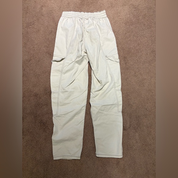 3/$12 Bluenotes High Rise Utility Pants - Cream size small - Picture 4 of 4